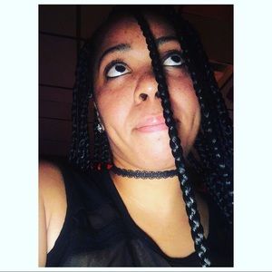 Meet your Posher, Johnayá